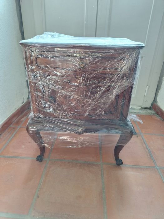 Conjunto de mesas de cabeceira antigas