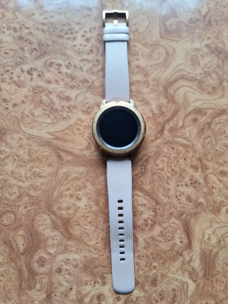 Часы Samsung Galaxy Watch 42mm SM-R810