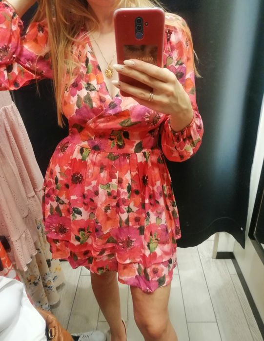 Sukienka z długim rękawem w kwiaty