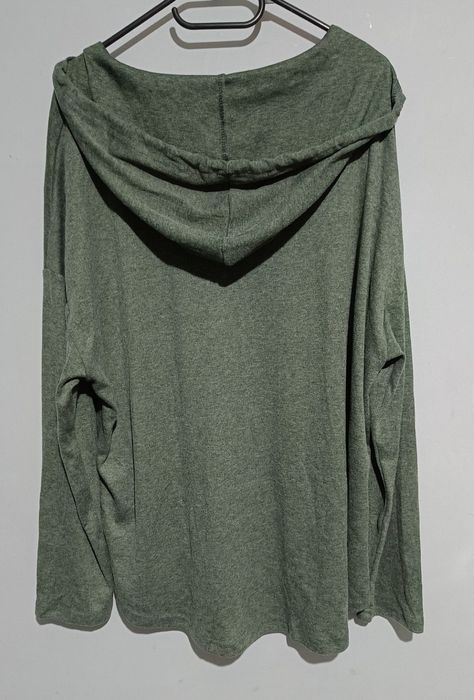 Nowa , zielona bluza