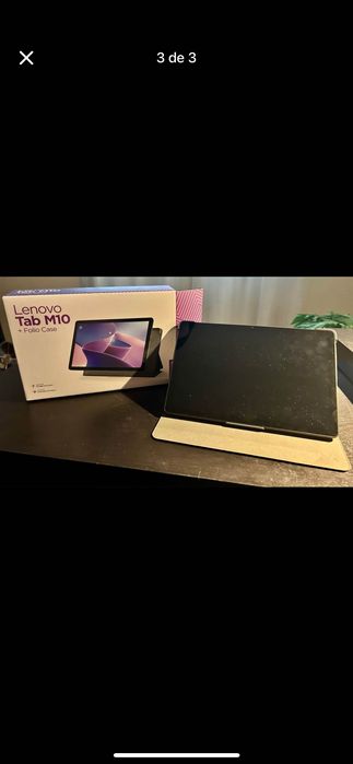 Tablet Lenovo com capa