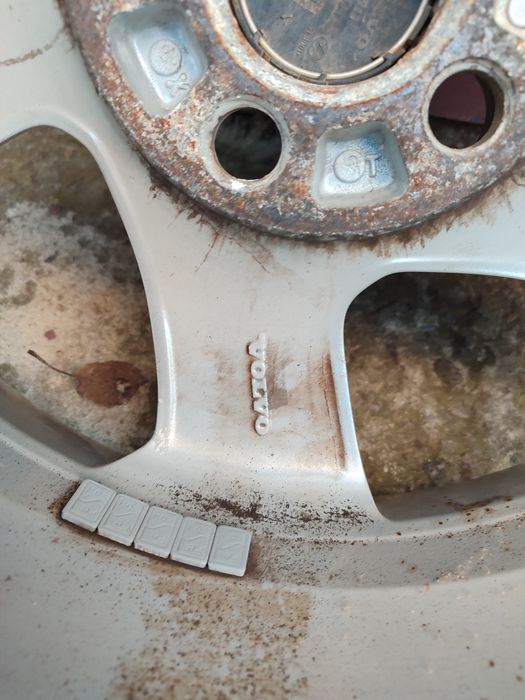 Продам оригінальні диски Volvo R16