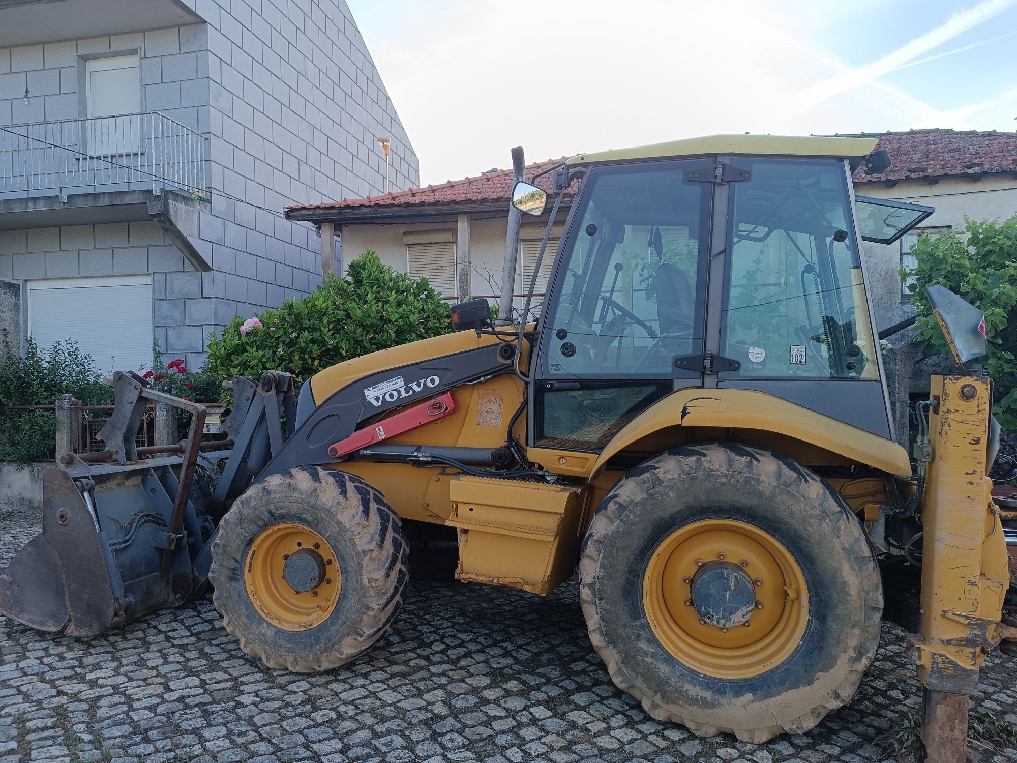 Retroescavadeira Volvo BL71