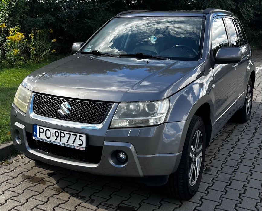 Suzuki Grand Vitara Suzuki Grand Vitara 2.0 LPG. Dwa zestawy kół