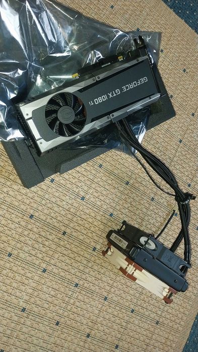 Placa de Vídeo EVGA 1080 Ti SC2 Hybrid