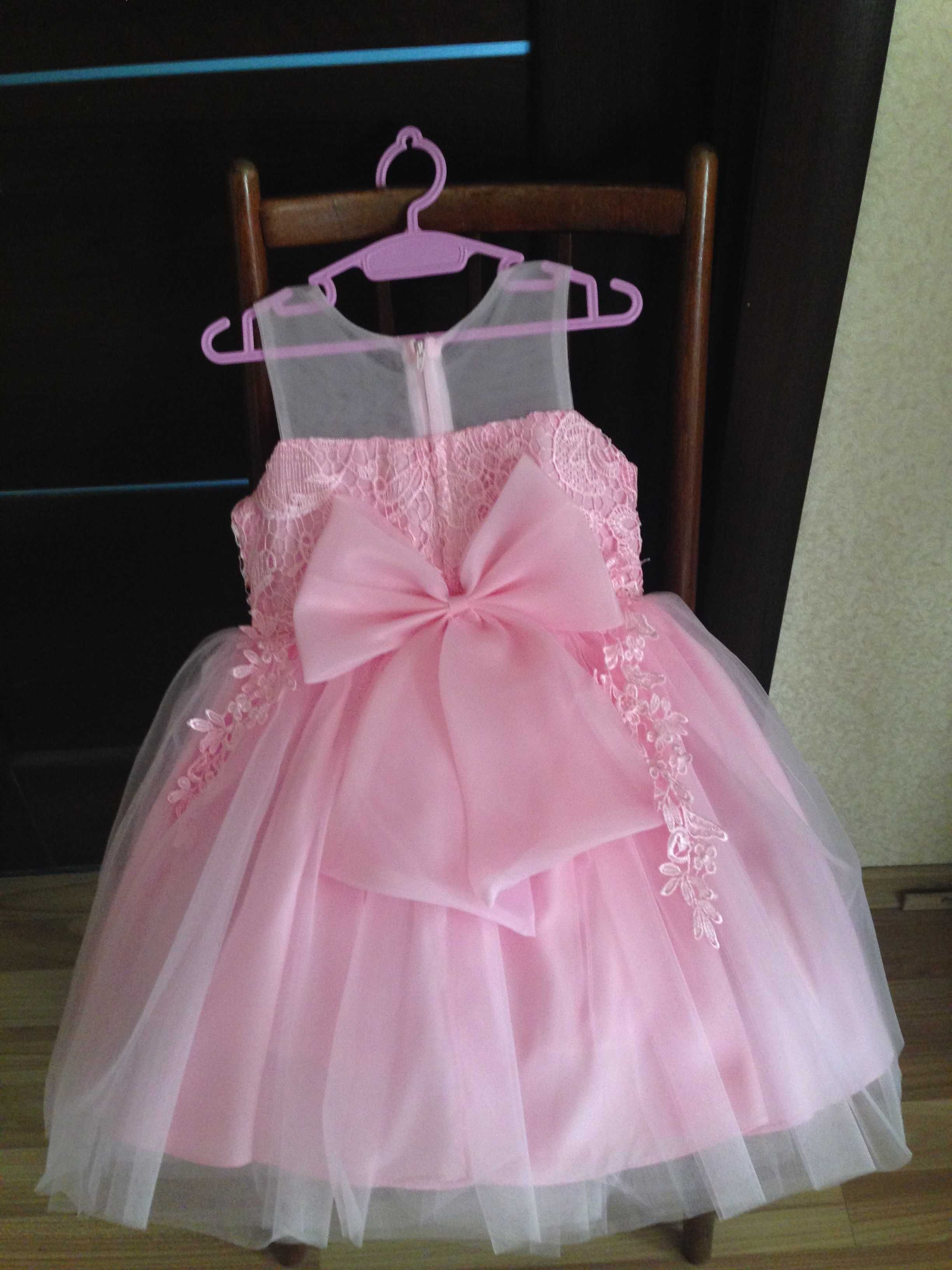 Нарядное, праздничное, воздушное платье розового цвета, р. 110-120 см.