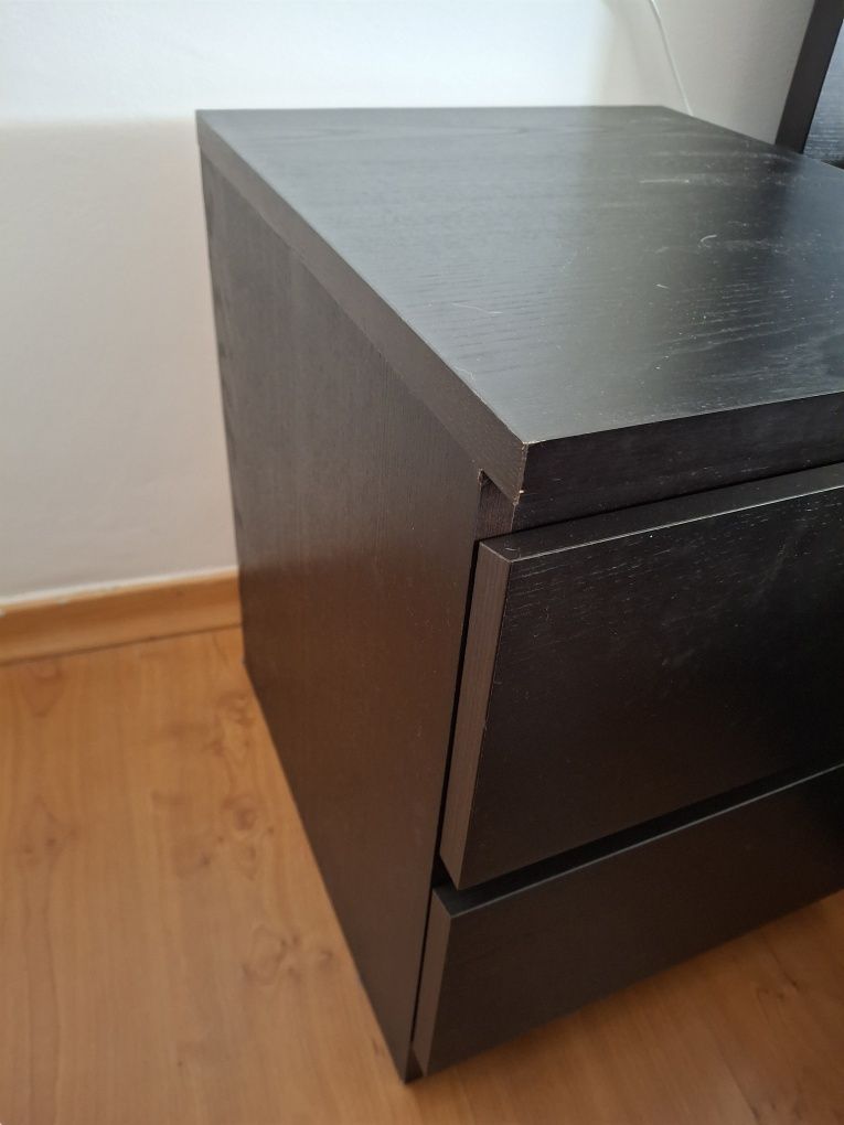 Mesa de cabeceira Malm