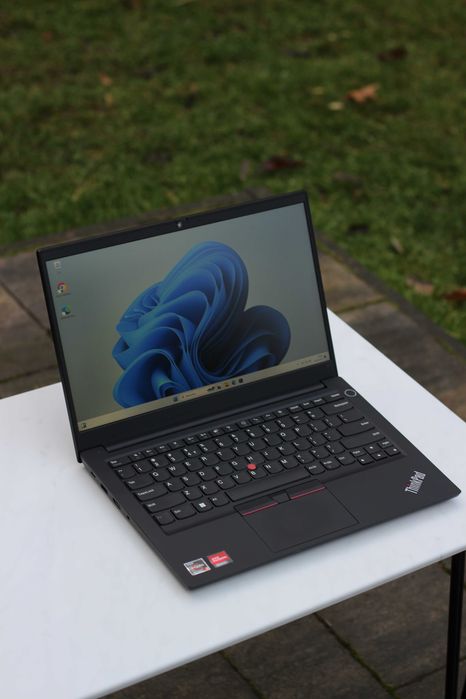 Lenovo Thinkpad E14 gen4 24GB RAM 256GB SSD AMD R3 5425U