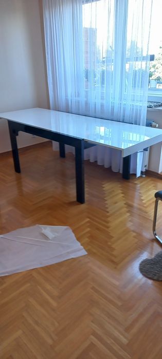 Sprzedam stół czarno bialy