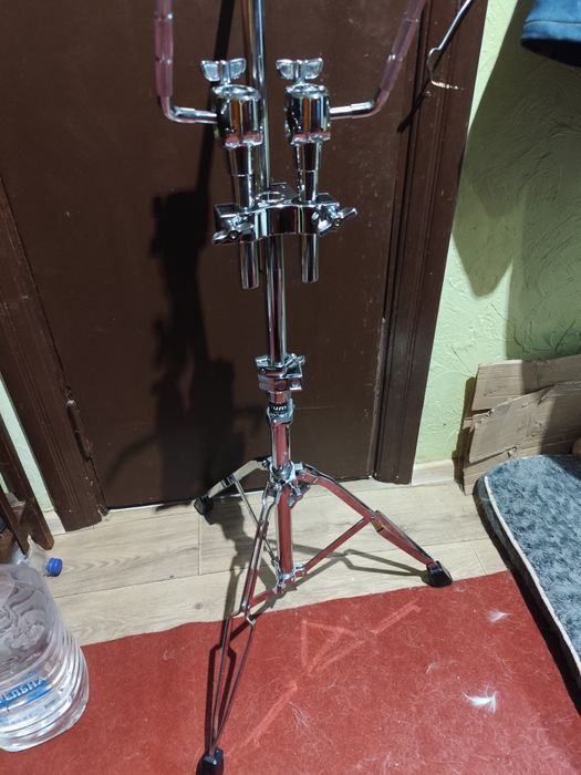 Продам барабанную стойку для томов