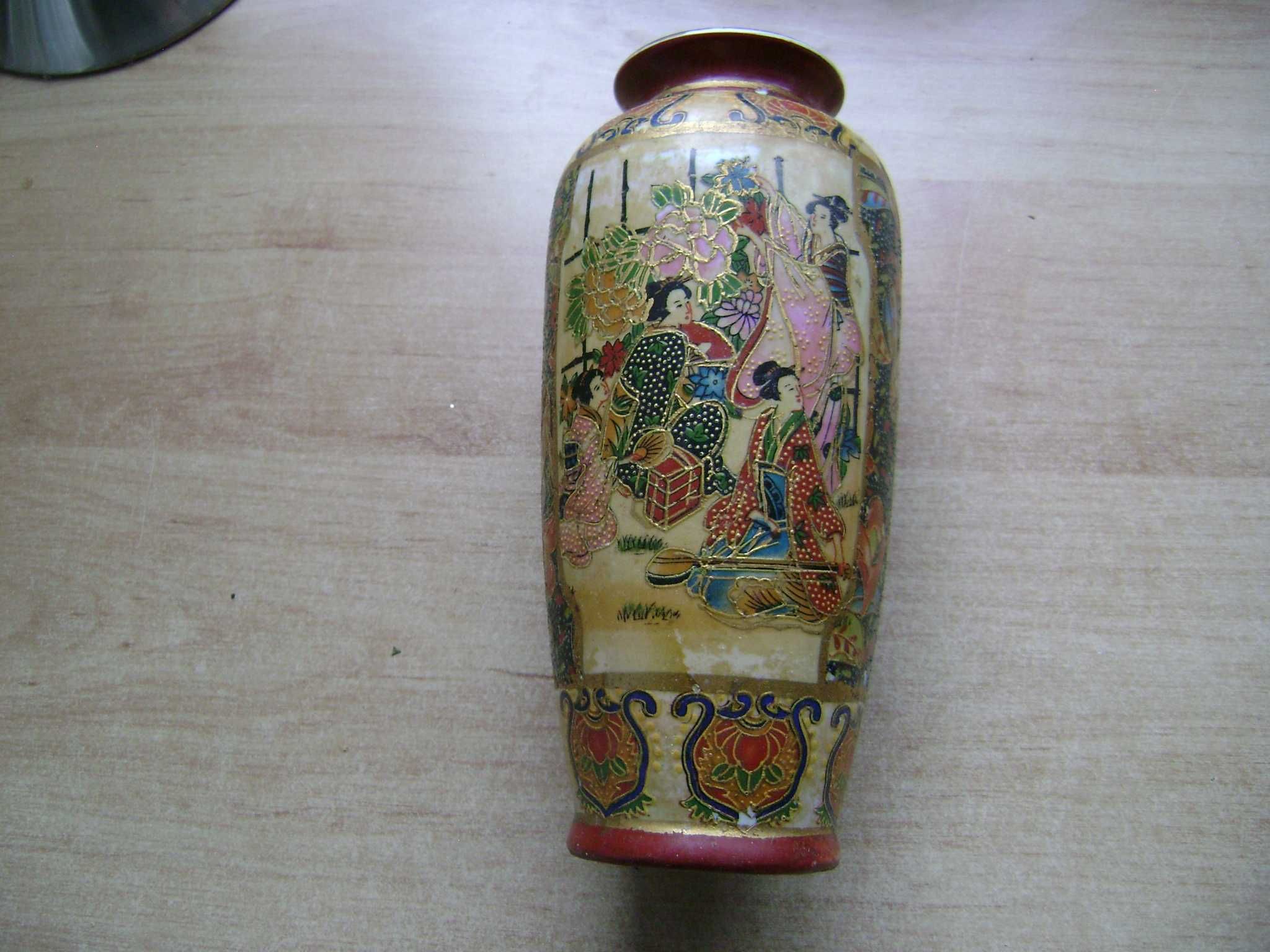Starocie z PRL - Porcelana = Wazon chiński z czasów PRL 20cm wysokości