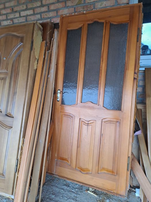 Двері вхідні  металеві міжкімнатні дерев'яні  5 шт