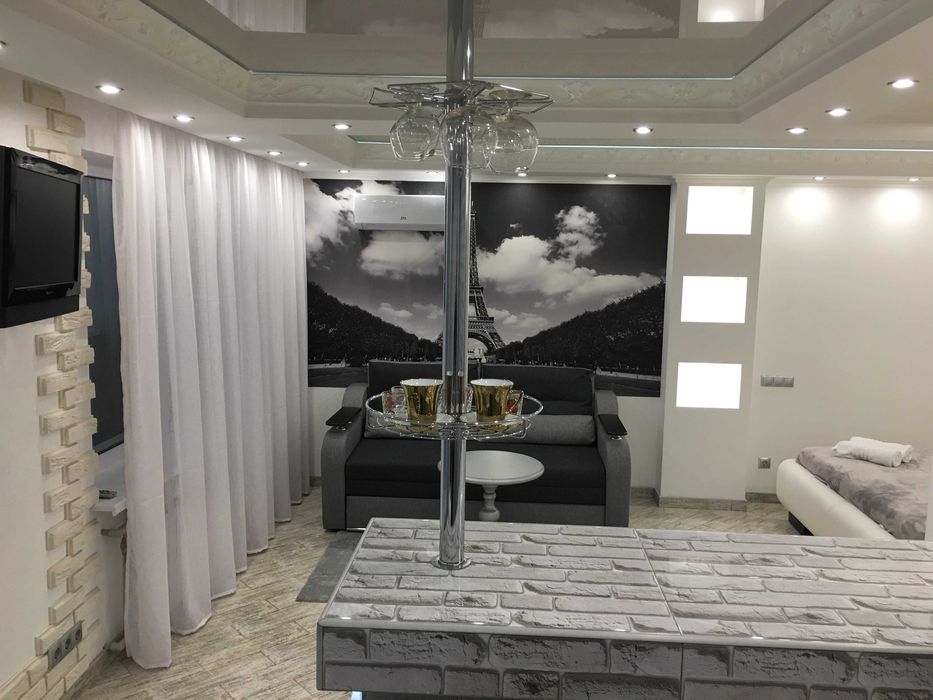 Квартира студия Париж посуточно и почасово, Троещина Фестивальный