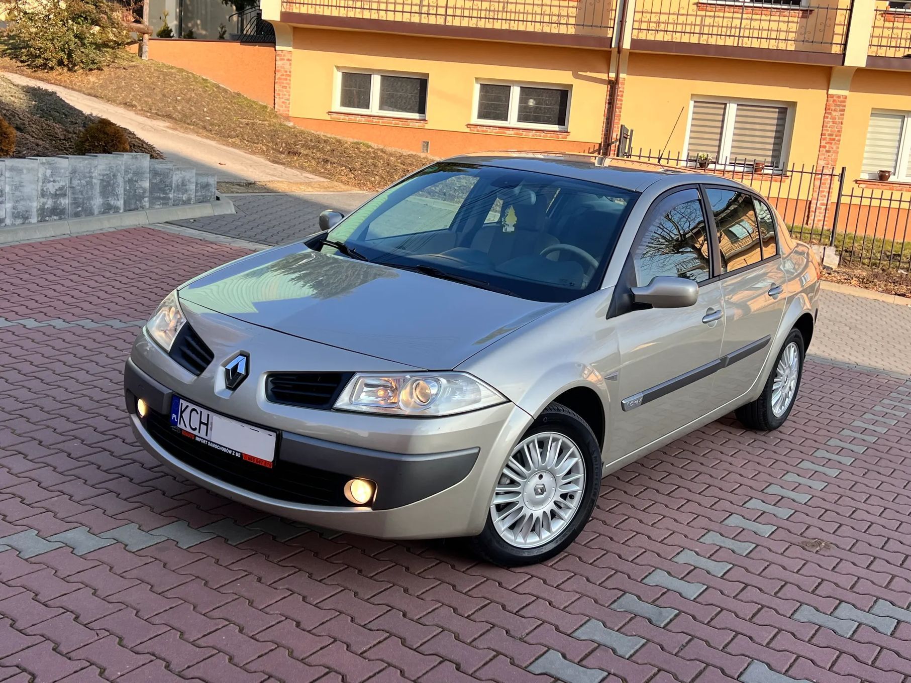 Renault Megane PRIVILEGE~1.6i_112ps~KlimaTronik~PDC~GrzaneFotele~SerwisASO~NowyRozrzą