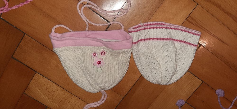 Czapeczki na ok 9-18 m-ce 9 sztuk
