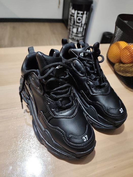Tênis Balenciaga Triple S black