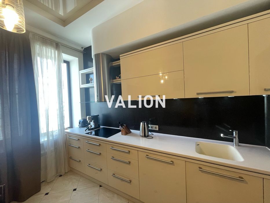 Без %. Продаж 4-кімнатної квартири вул. Велика Васильківська, 67/7