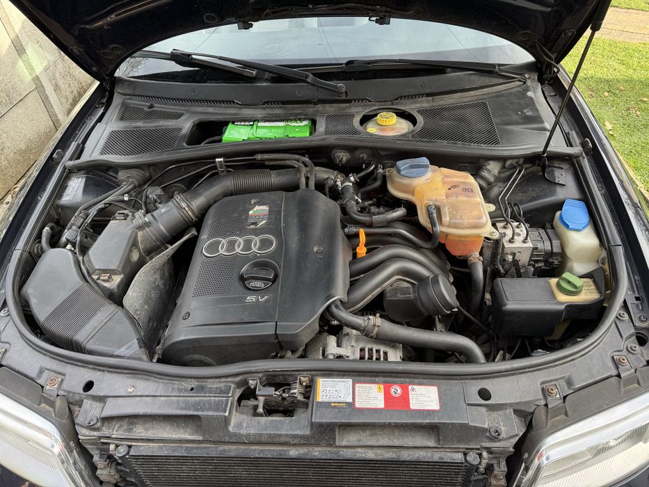 Audi a4c5 в продажі