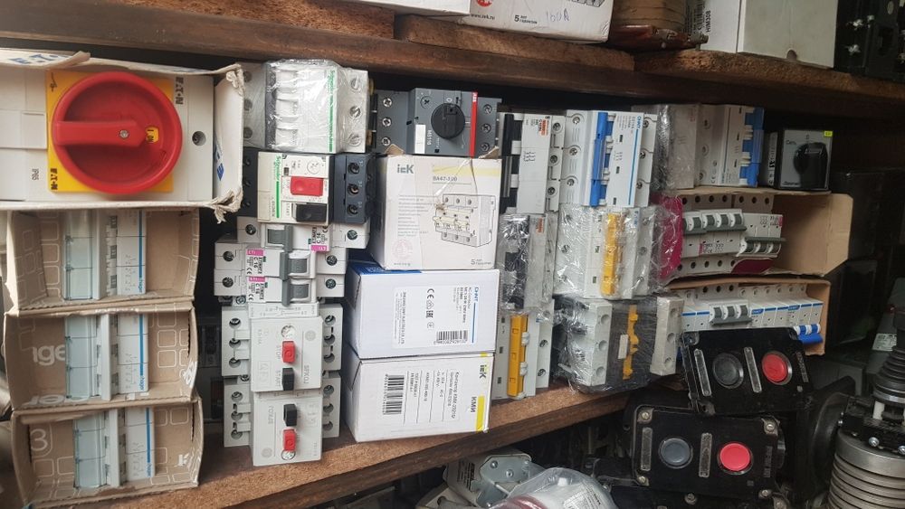 Ящики монтажные кнопка КУ 93   перекидные  рубильники-рубильник