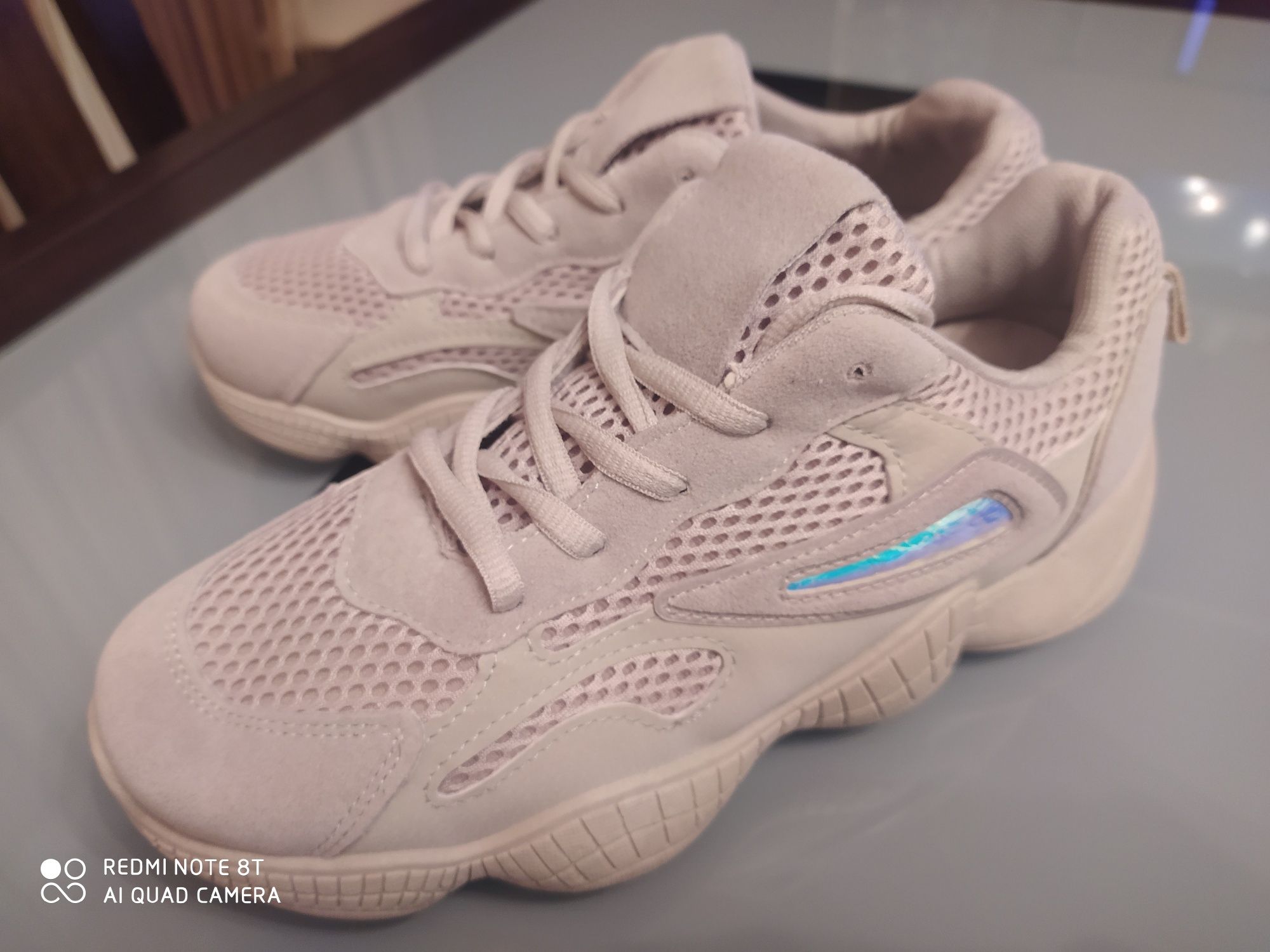 Nowe adidasy jak Yeezy 500