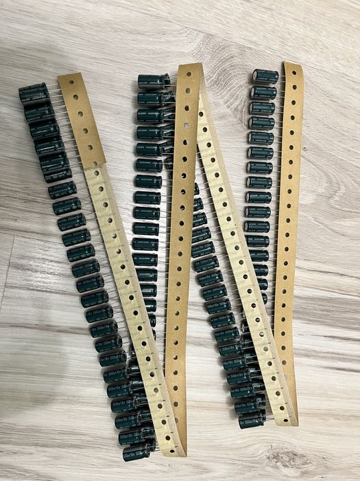 Kondensator elektrolityczny 1500 uF/16V low ESR (100sztuk)