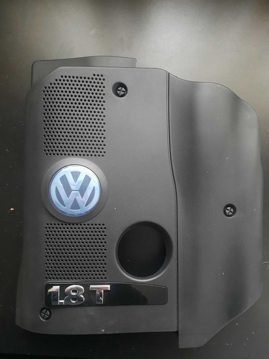 Кришка двигуна  Passat B5 1.8t VAG 058103724AC  /3B0 823 593 C