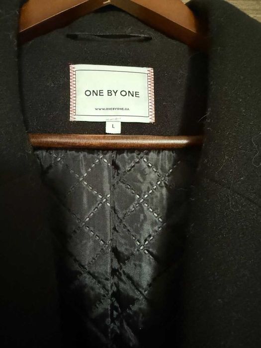 Пальто ONE by ONE з пальтової тканини з утеплювачем L розмір