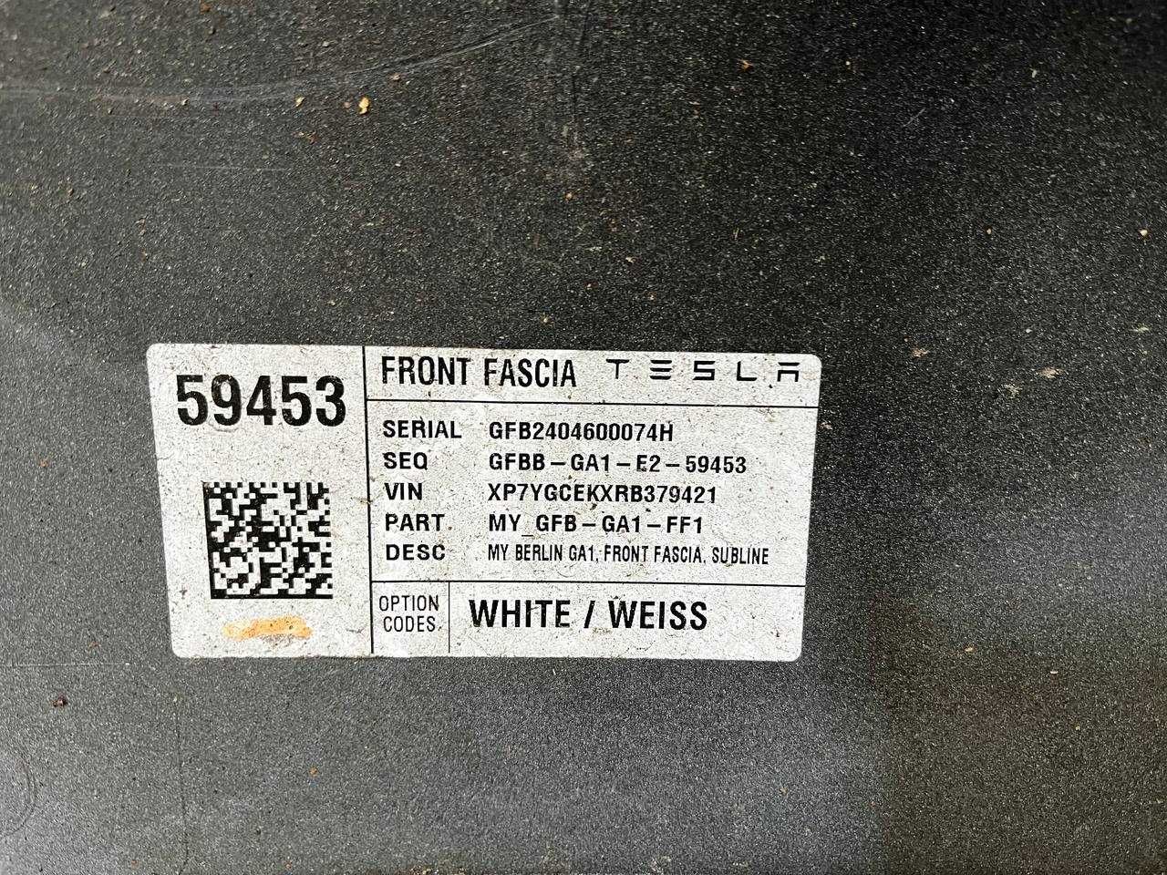 Бампер передній Tesla Model Y White 1540100-06-С 2022-2024