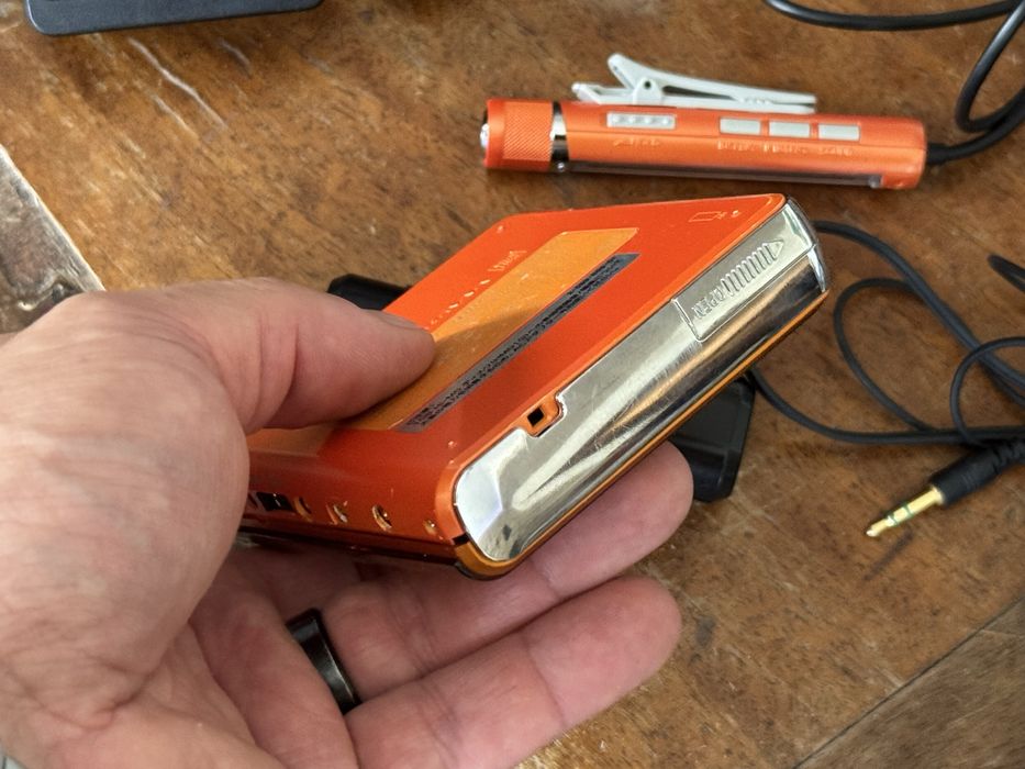 Unikatowy Minidisc Hi-MD Sony MZ-RH10 z JP - elektryczny pomarańcz