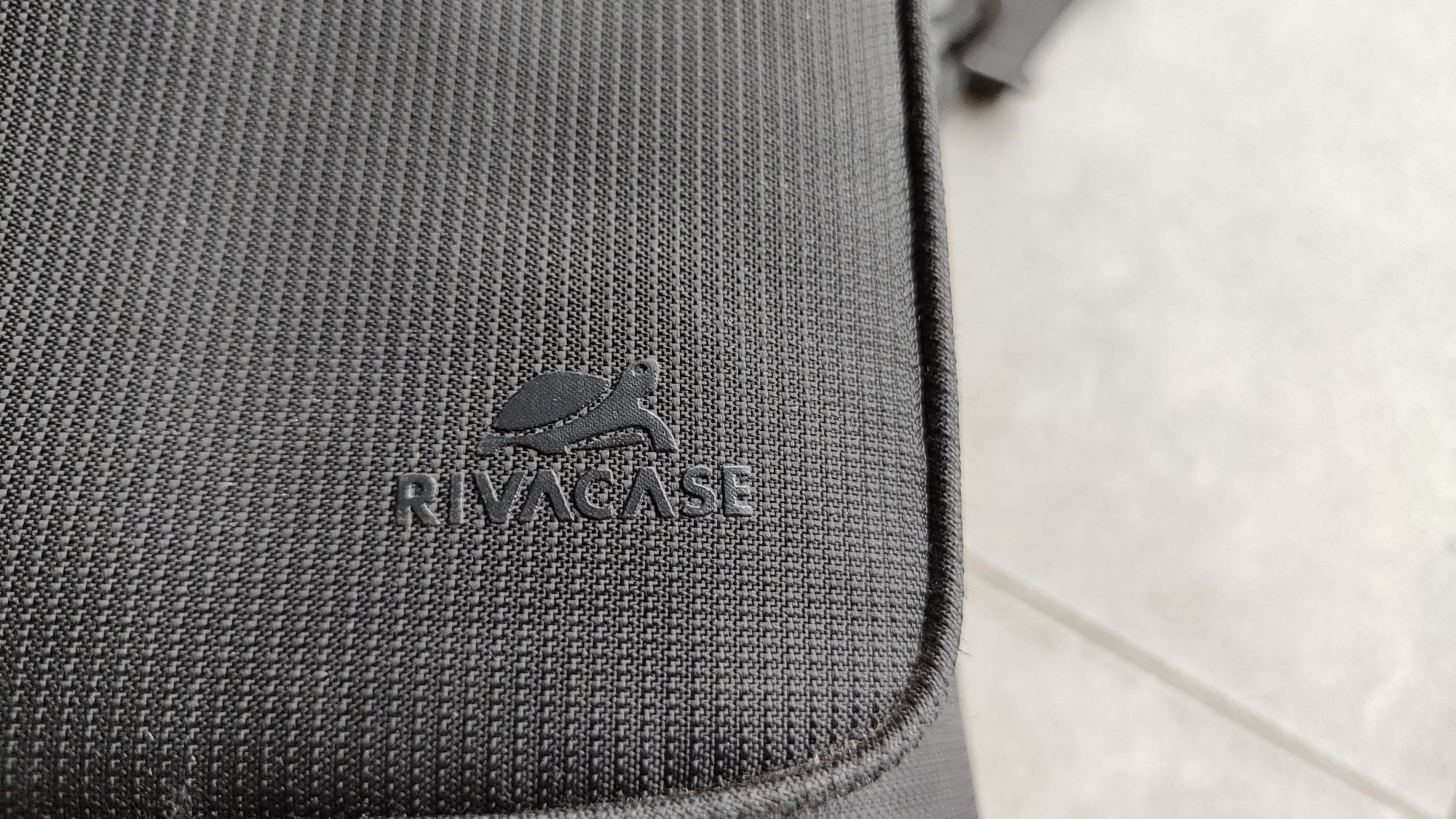 Сумка бу Rivacase для фотоаппарата видеокамеры