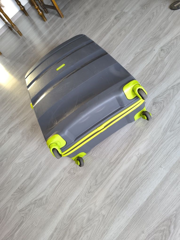 Torba podróżna walizka American tourister L na 4 kółka