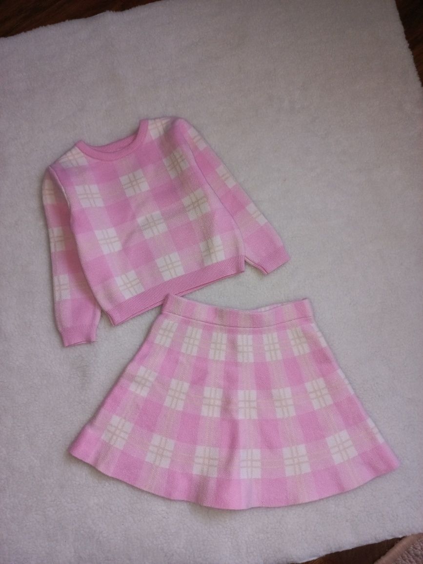 Фирменный стильный костюм свитерок юбочка на девочку 3-4 года