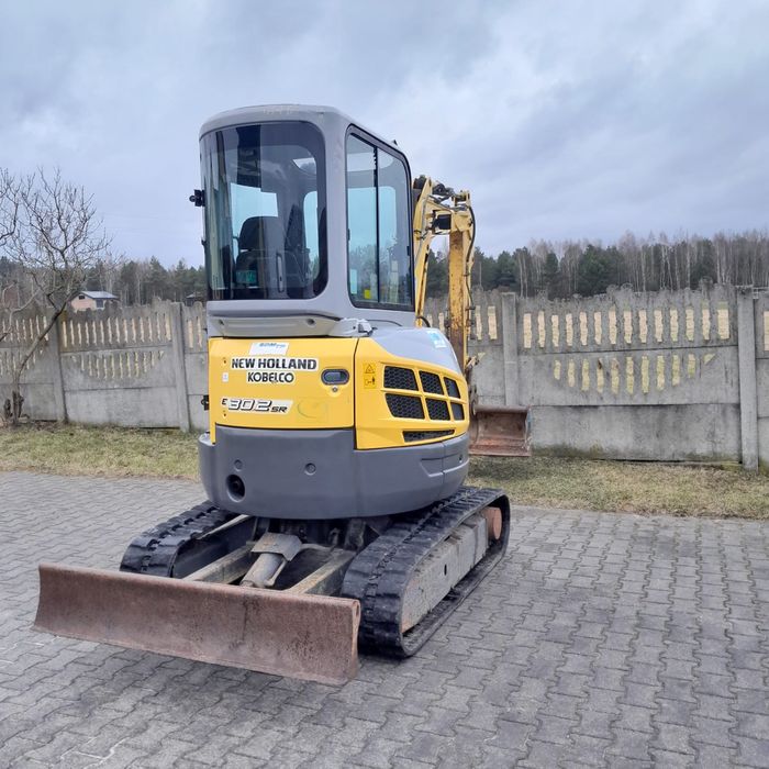Minikoparka New Holland E30. 2SR