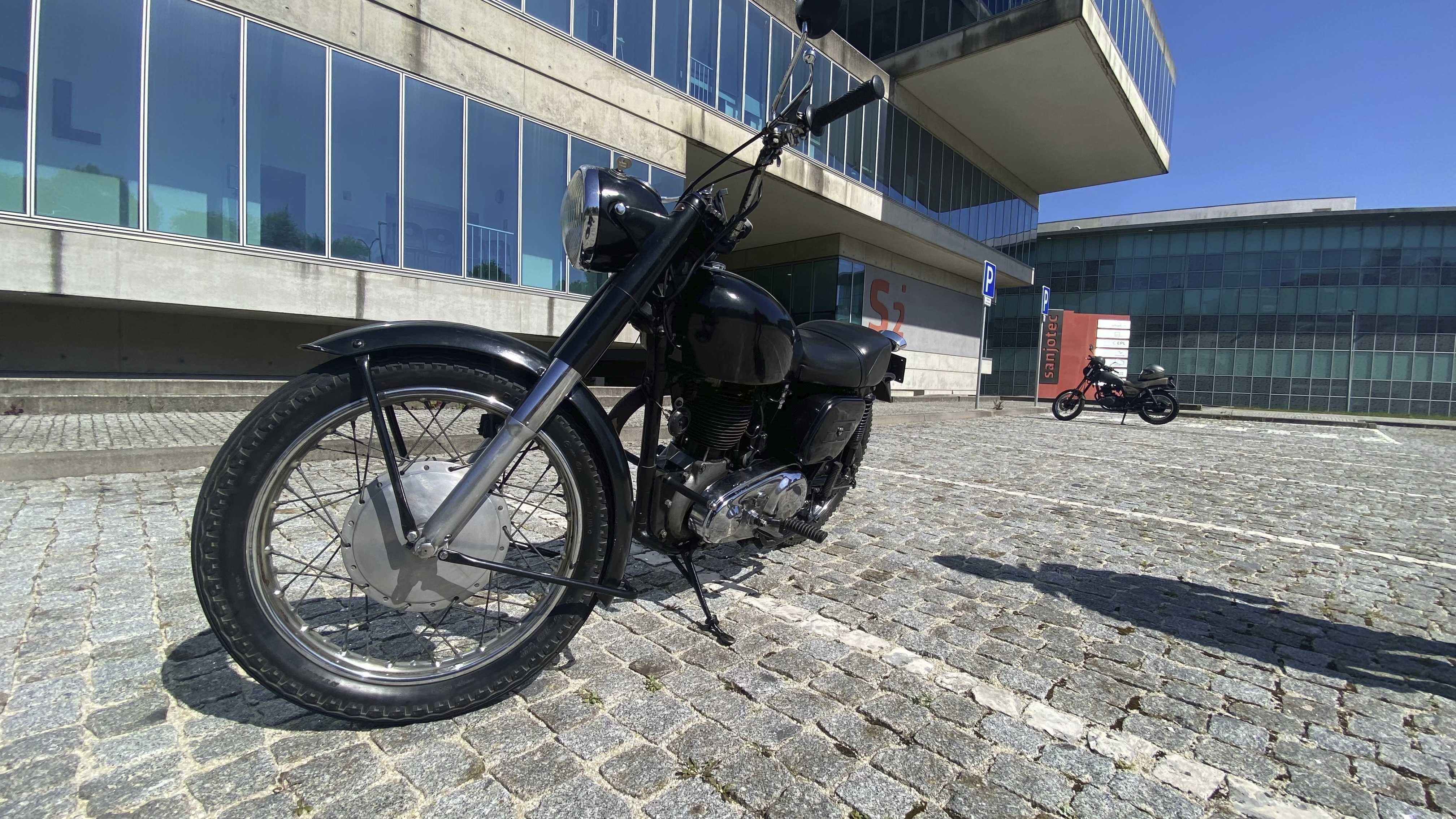 NORTON 350CC 1958 Modelo 50