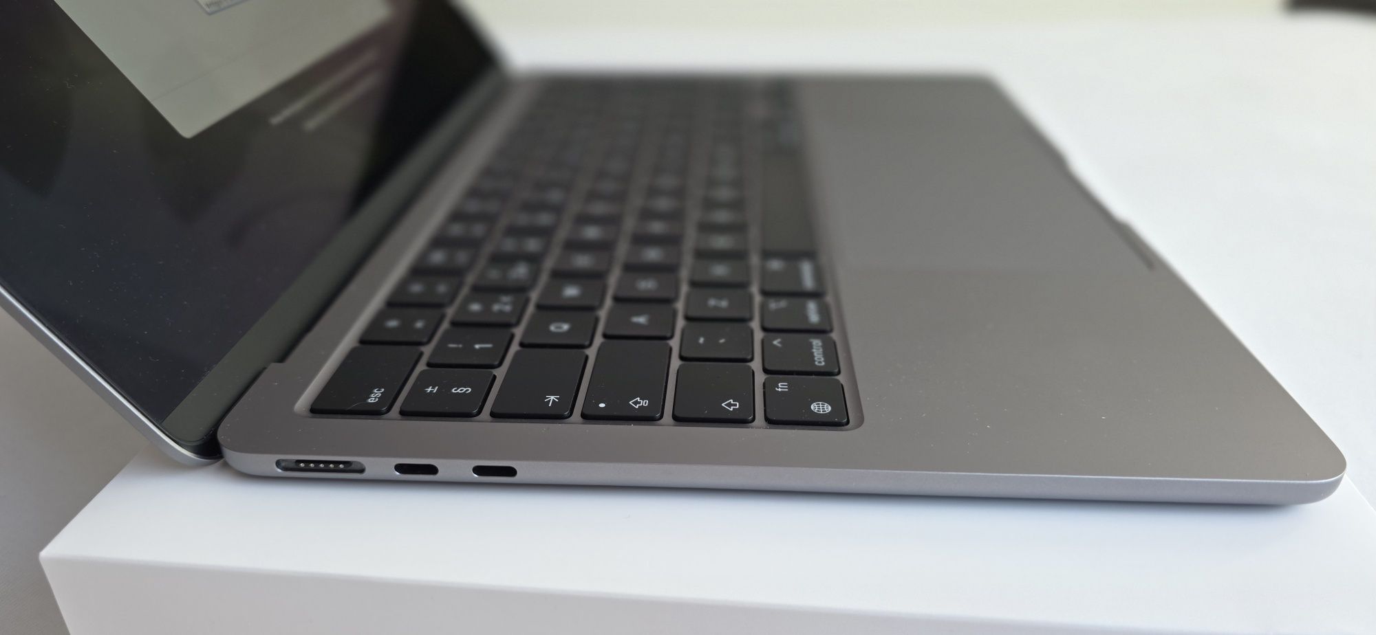 Macbook Air M2 Space Grey