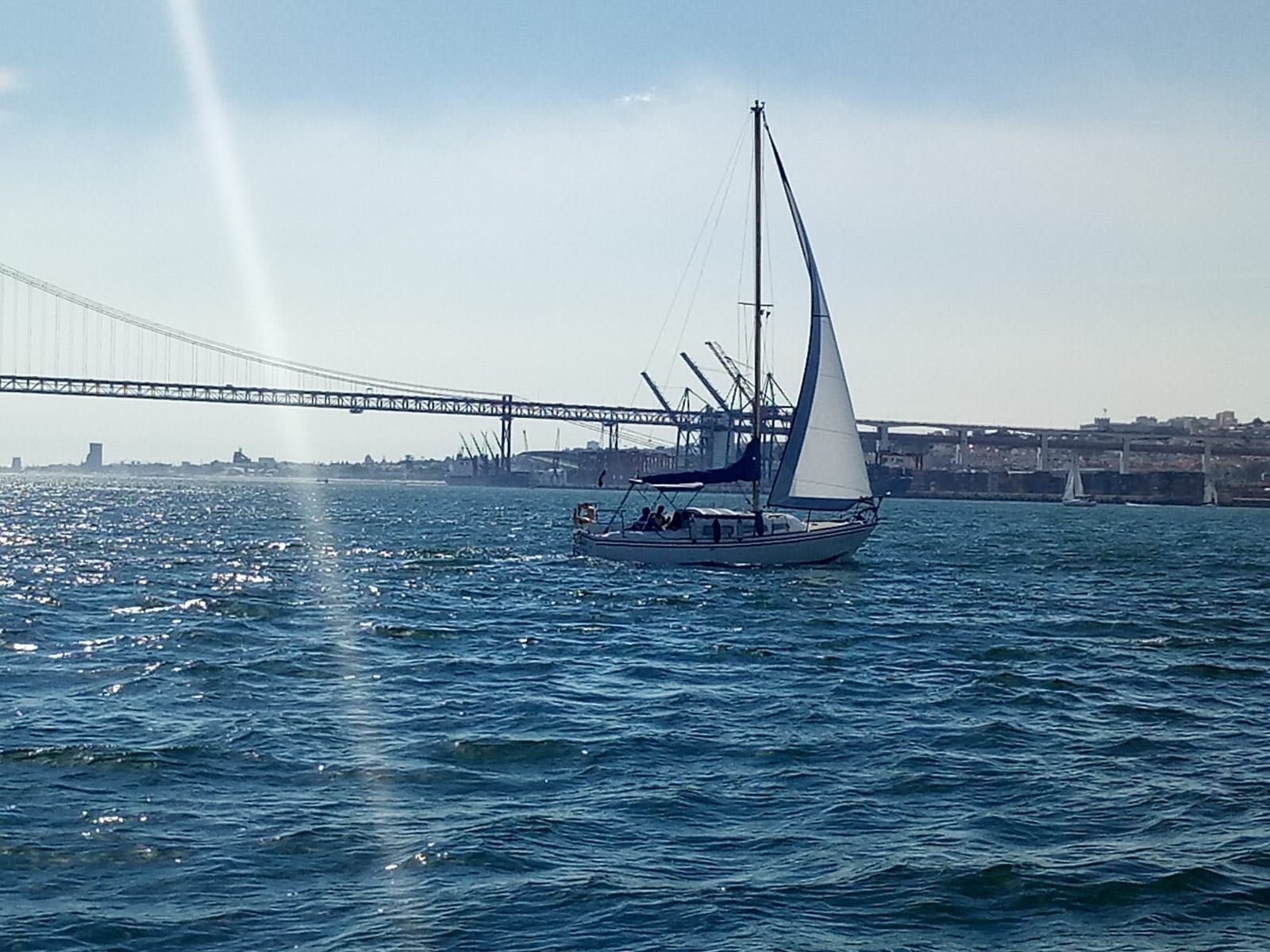 VELEIRO JAGUAR 27