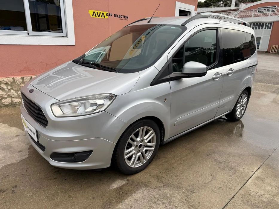 Ford Tourneo Courier 1.5 TDCi Titanium