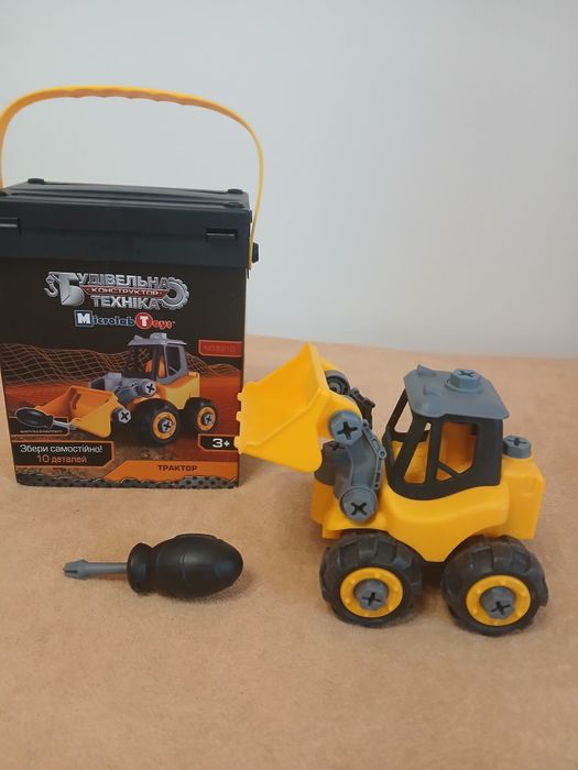 Трактор+викрутка+шурупи, конструктор будівельний