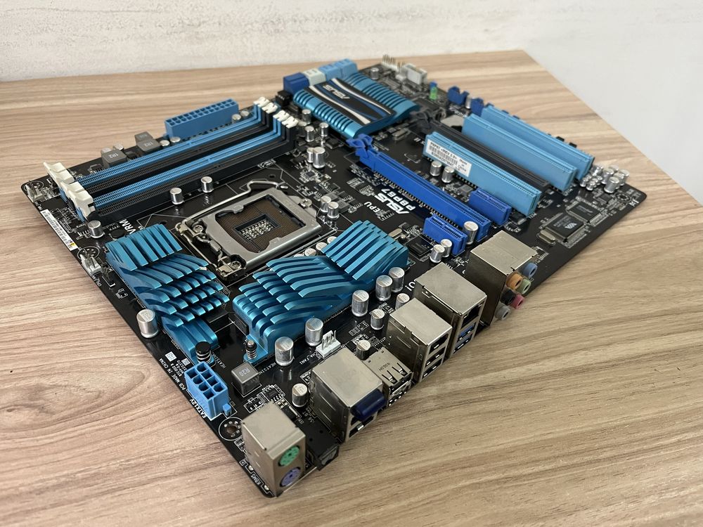 Материнская плата ASUS P8P67 s1155 DDR3 INTEL XEON Support