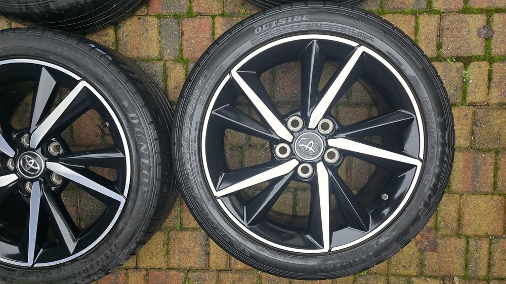 Komplet kół koła felgi 17" Toyota corolla auris avensis opony letnie
