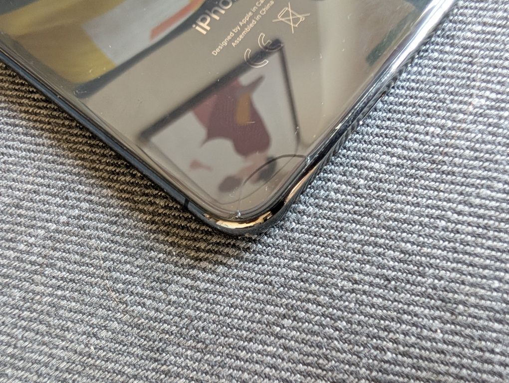 iPhone XS 64GB grayscale