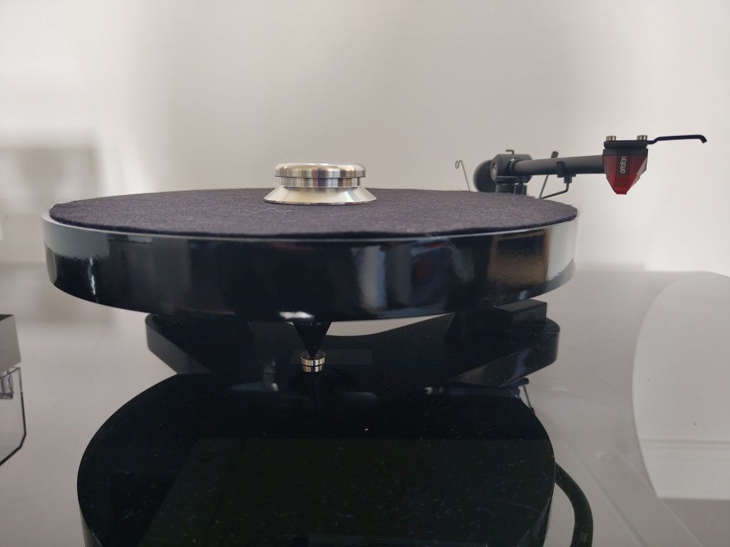 Gramofon Pro-Ject RPM 1 Carbon record player (2M-Red cartridge)