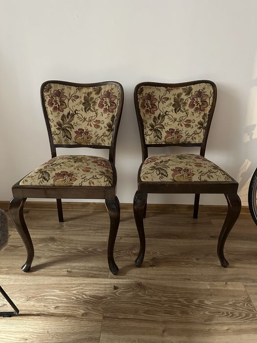 Stare krzesla, krzesla do renieacji , drewniane krzesla