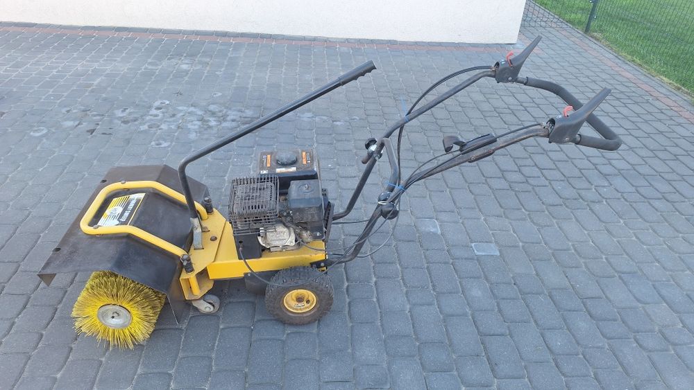 Zamiatarka spalinowa