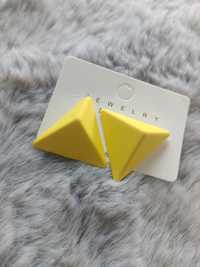 Żółte kolczyki trójkąty