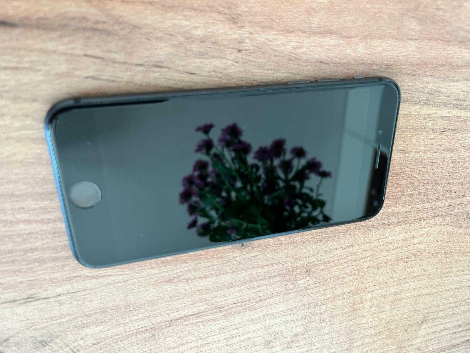 iPhone 8, Space Gray 64 GB z pudełkiem