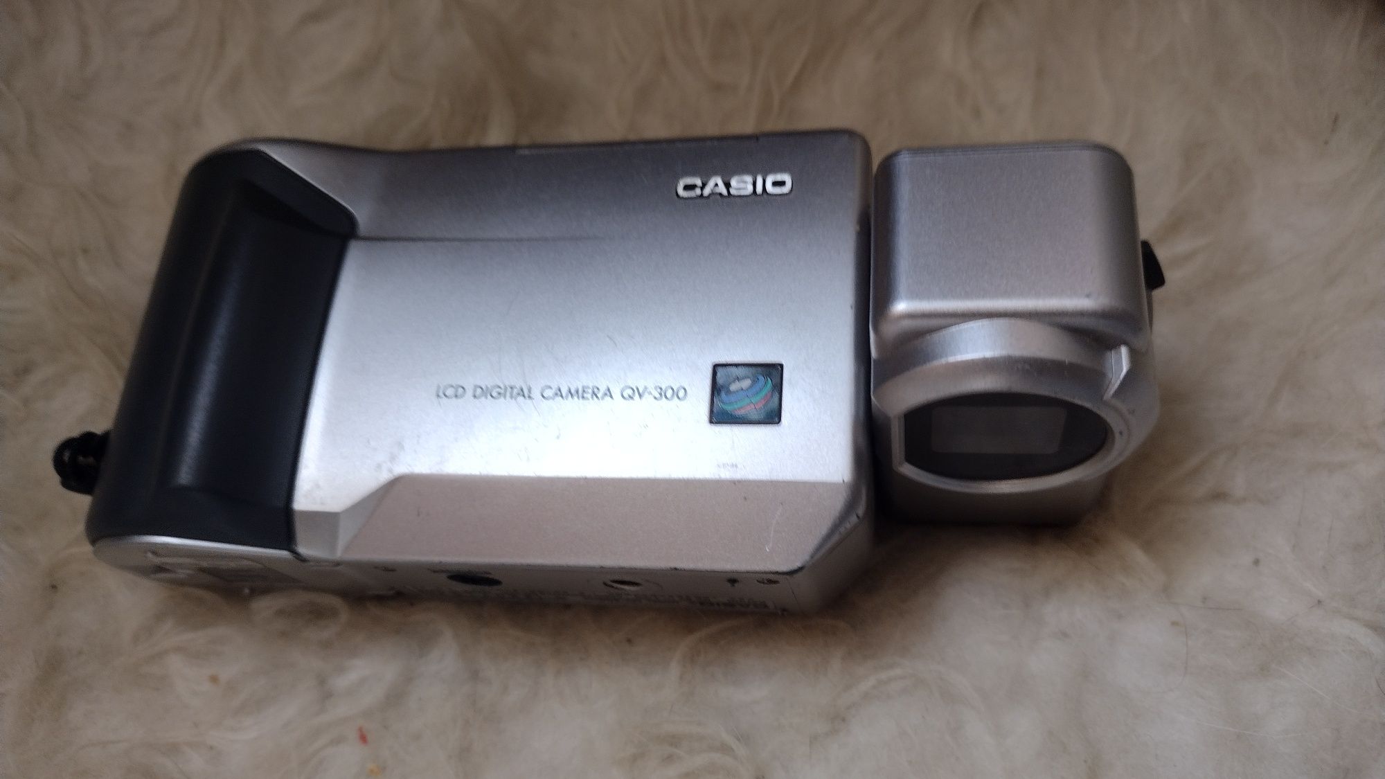 Casio LCD Digital Camera QV-300, fajny retro aparat cyfrowy