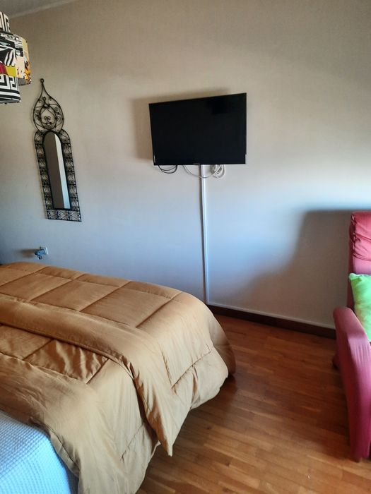 Arrenda- se quarto junto à Cämara em Vila Nova Gaia