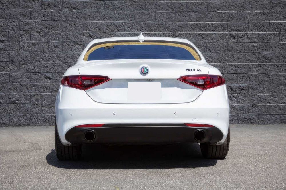 Alfa Romeo Giulia      2020