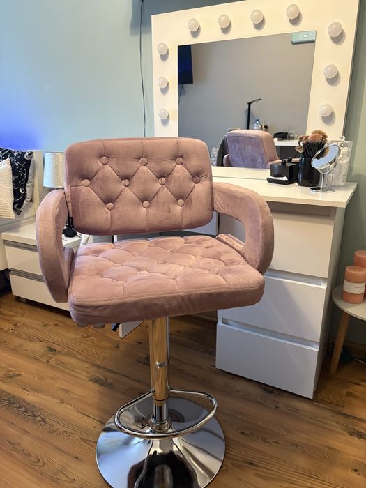 Hoher kosmetyczny/ fotel do biurka